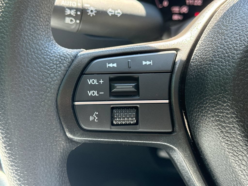 Certified 2025 Honda Accord SE image 30