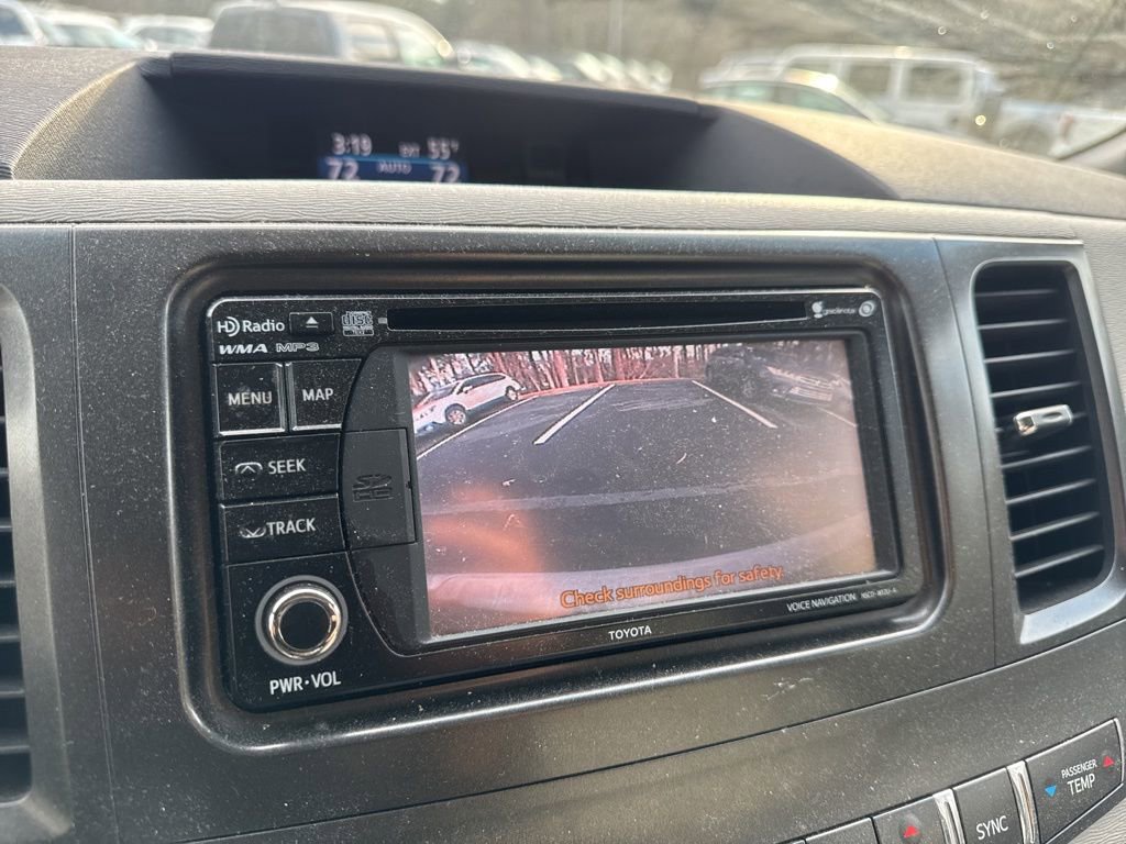 Used 2014 Toyota Sienna LE image 6