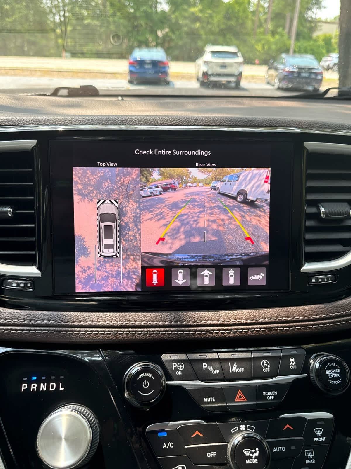 Used 2021 Chrysler Pacifica Touring-L w/ Premium & Safety Sphere Group FWD image 28