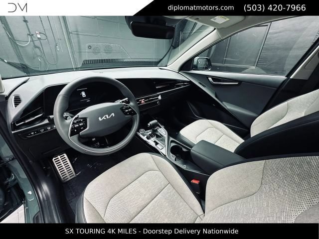 Used 2023 Kia Niro SX Touring FWD image 17