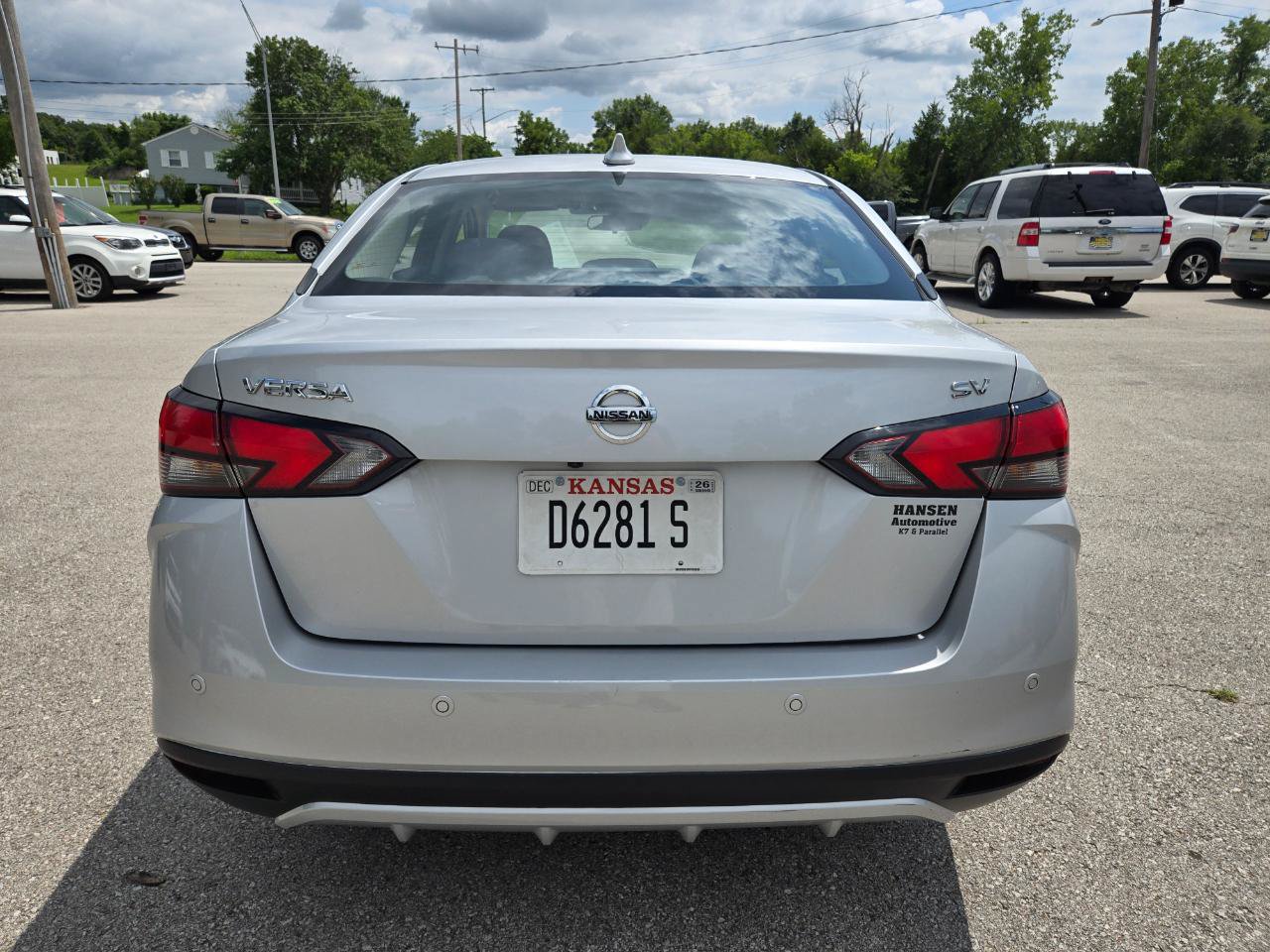 Used 2021 Nissan Versa SV FWD image 6