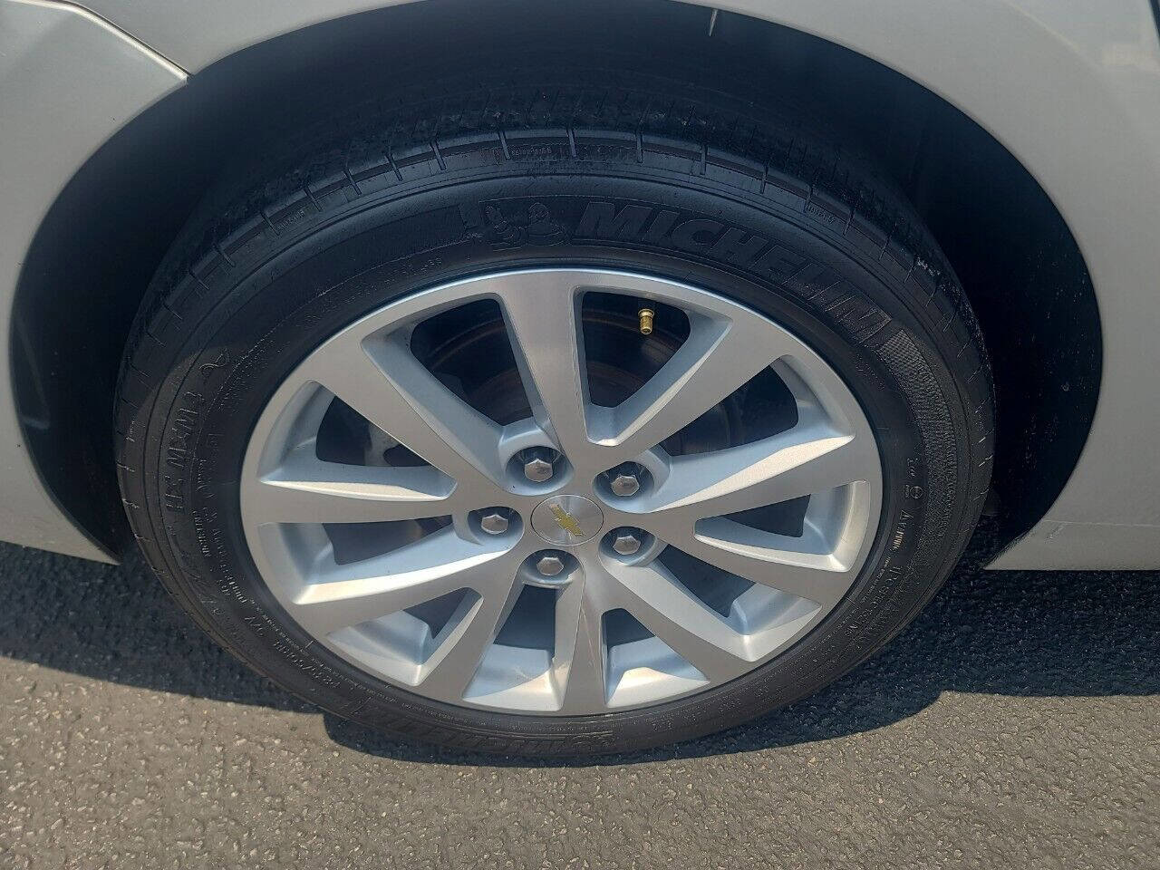 Used 2016 Chevrolet Malibu LTZ image 8