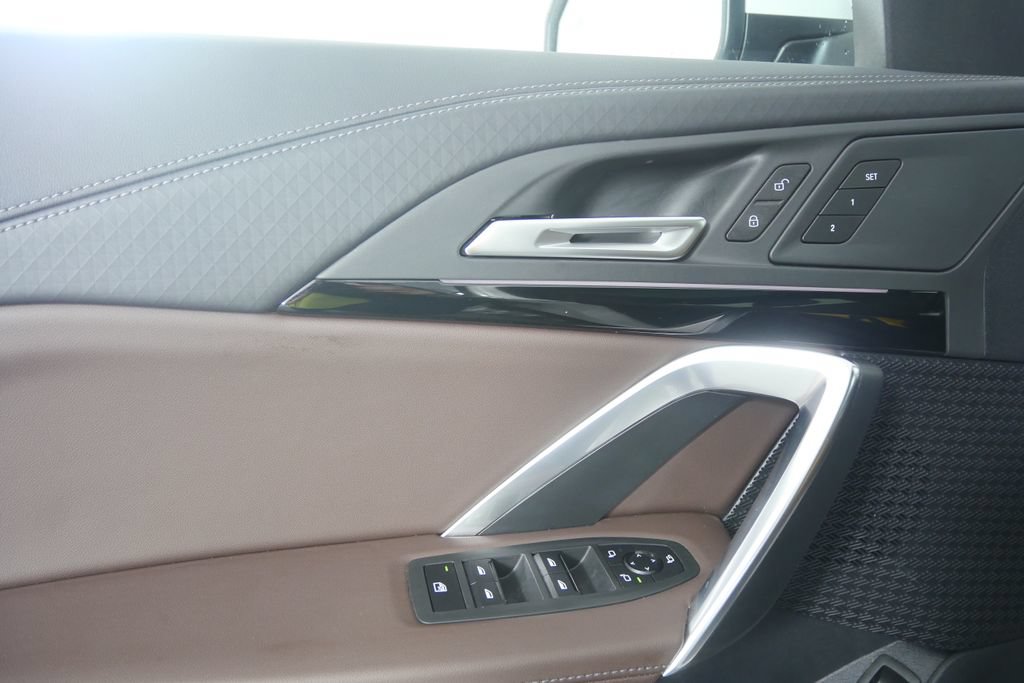 Certified 2025 BMW X2 xDrive28i AWD/4WD image 8