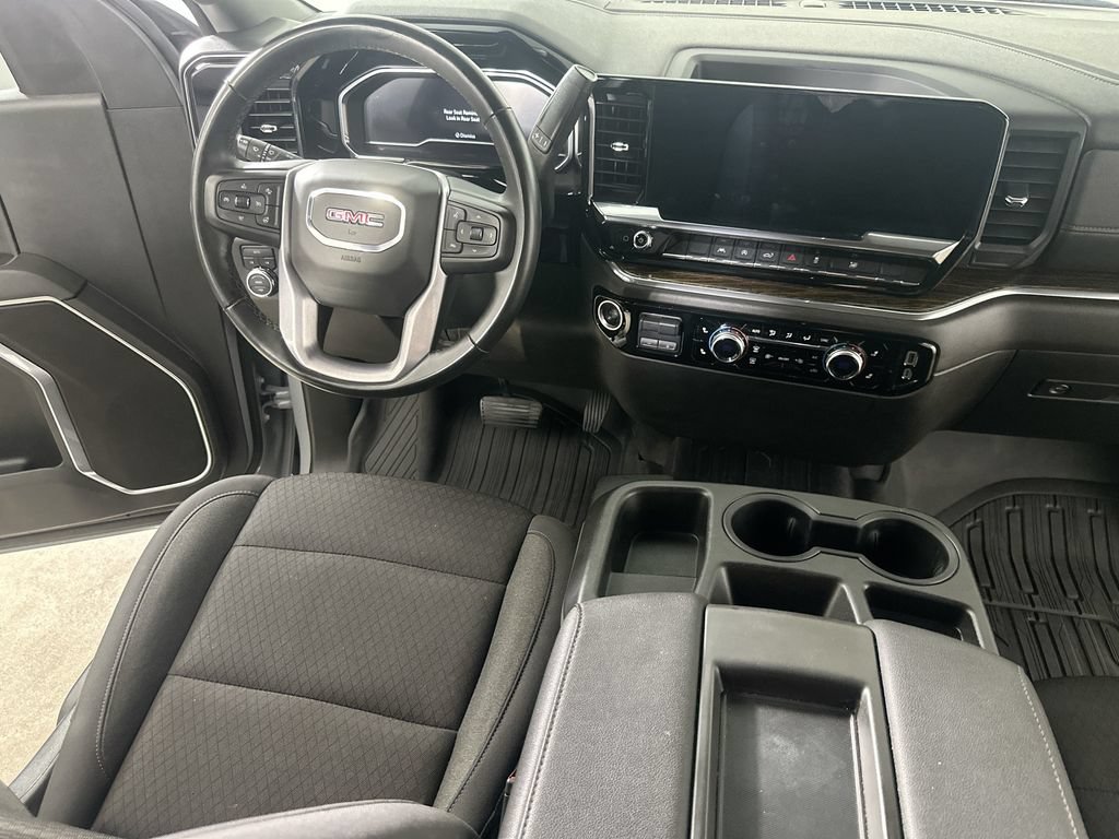 Used 2024 GMC Sierra 1500 Elevation w/ LPO, Elevation Black Package AWD/4WD image 17