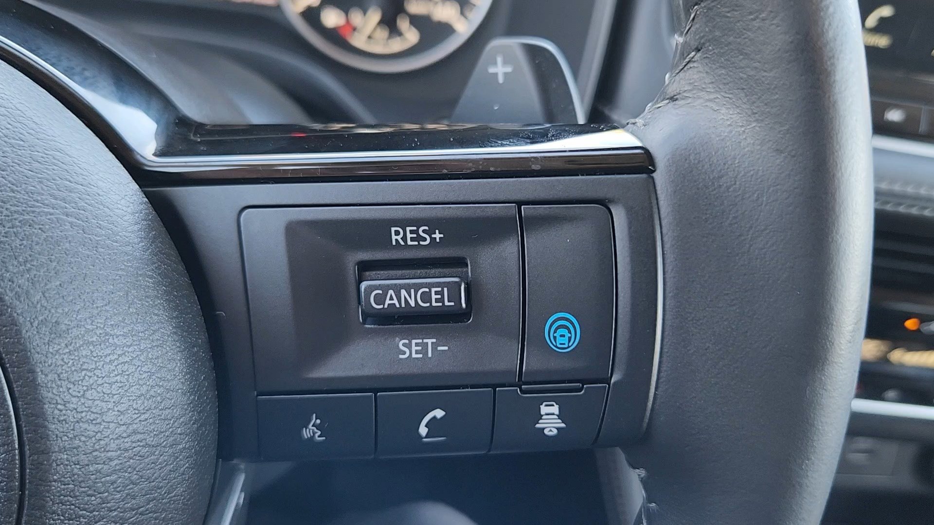 Used 2023 Nissan Rogue SL w/ SL Premium Package image 14