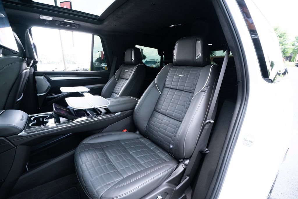 Used 2025 Cadillac Escalade V AWD/4WD image 46