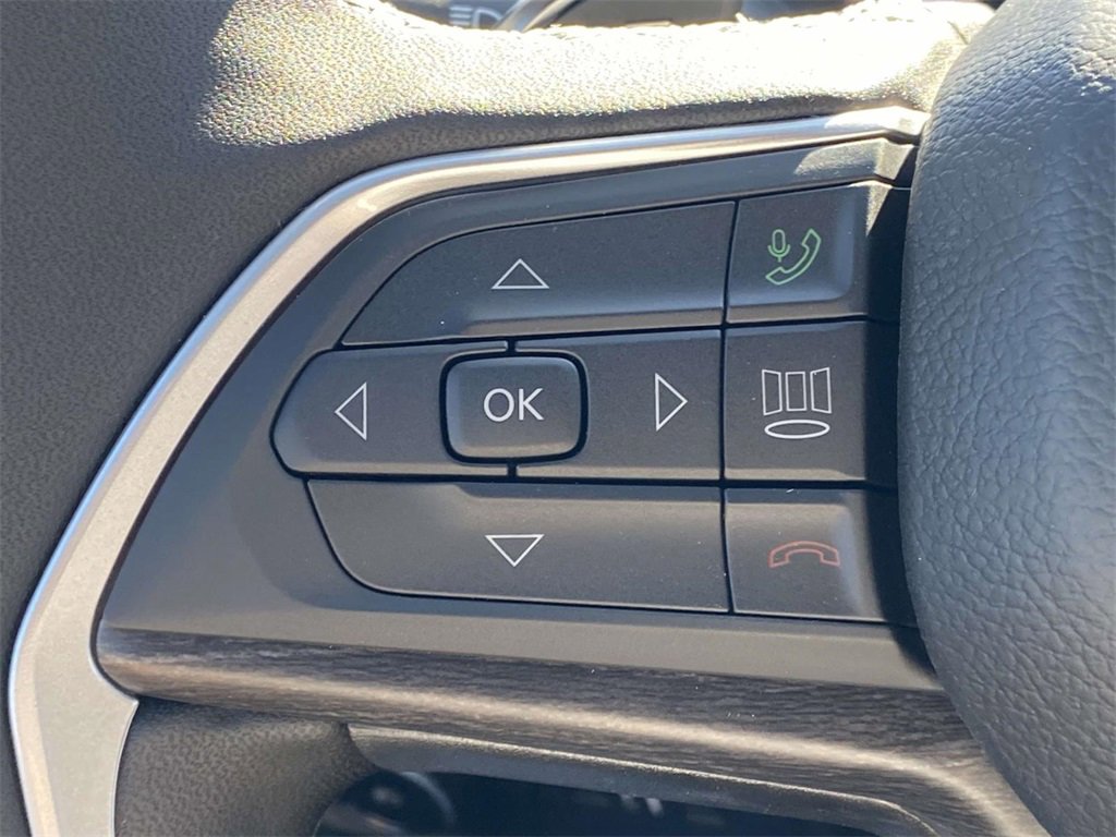 New 2025 Jeep Grand Cherokee L Limited w/ Luxury Tech Group II image 24