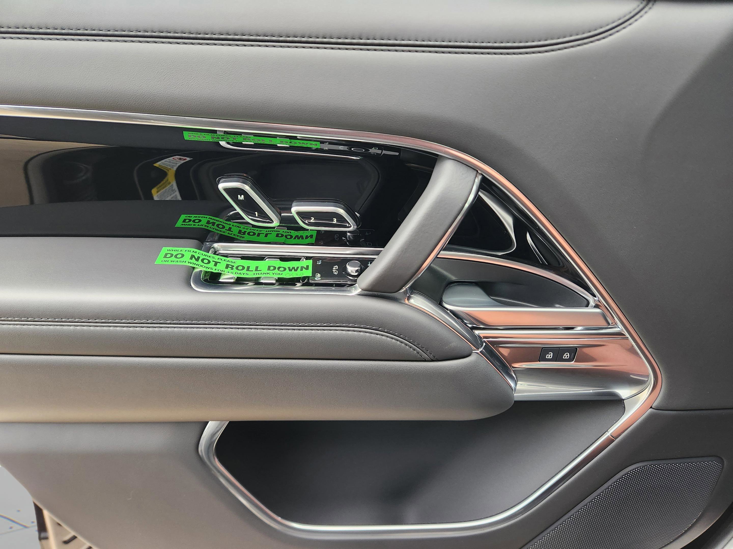 New 2025 Land Rover Range Rover SE AWD/4WD image 22