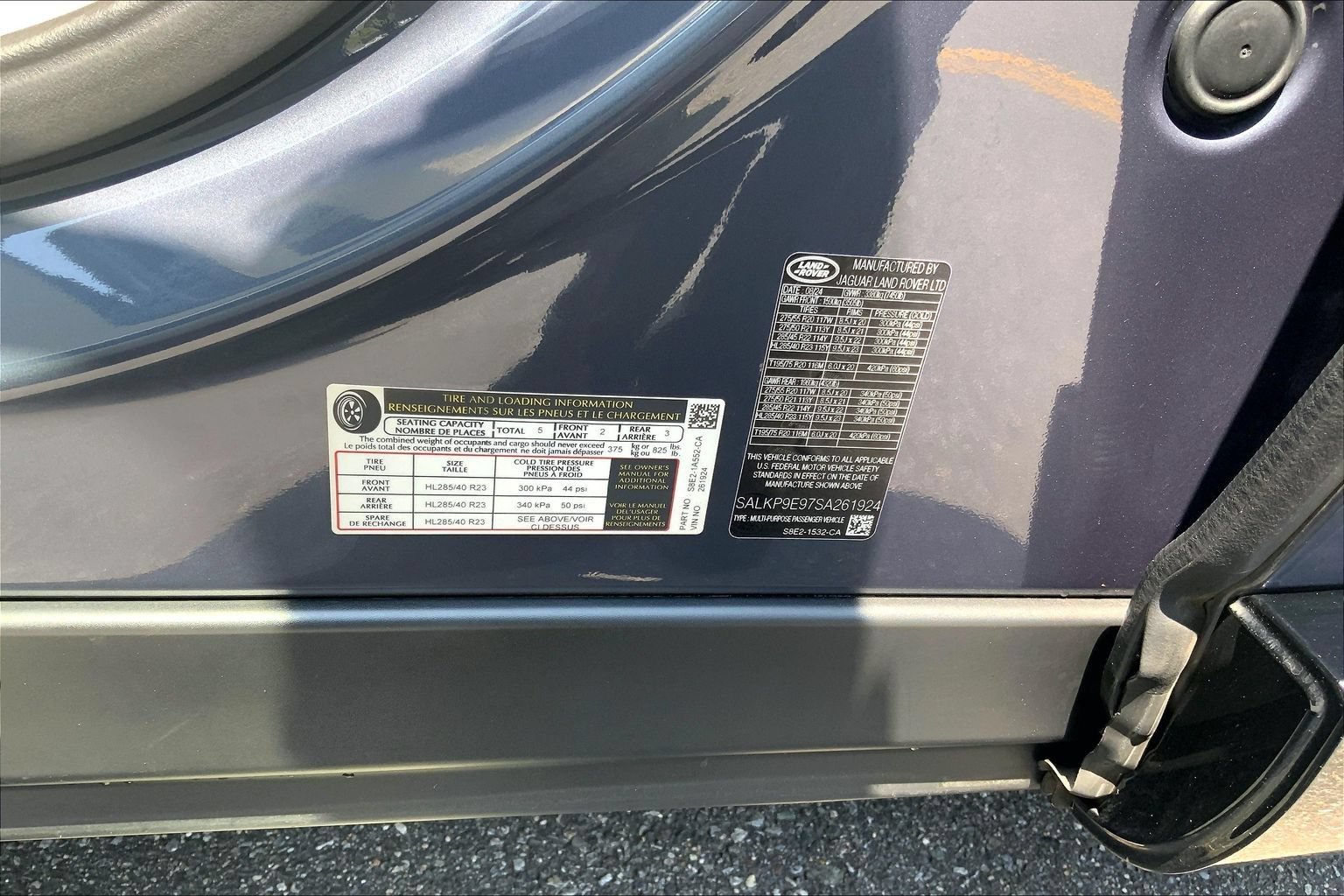 Certified 2025 Land Rover Range Rover SE AWD/4WD image 33