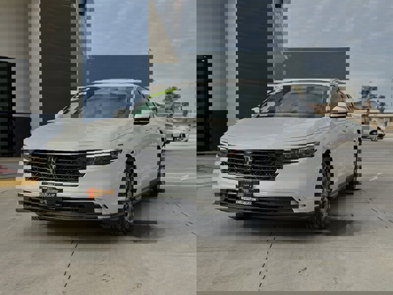 Used 2023 Honda Accord EX image 8