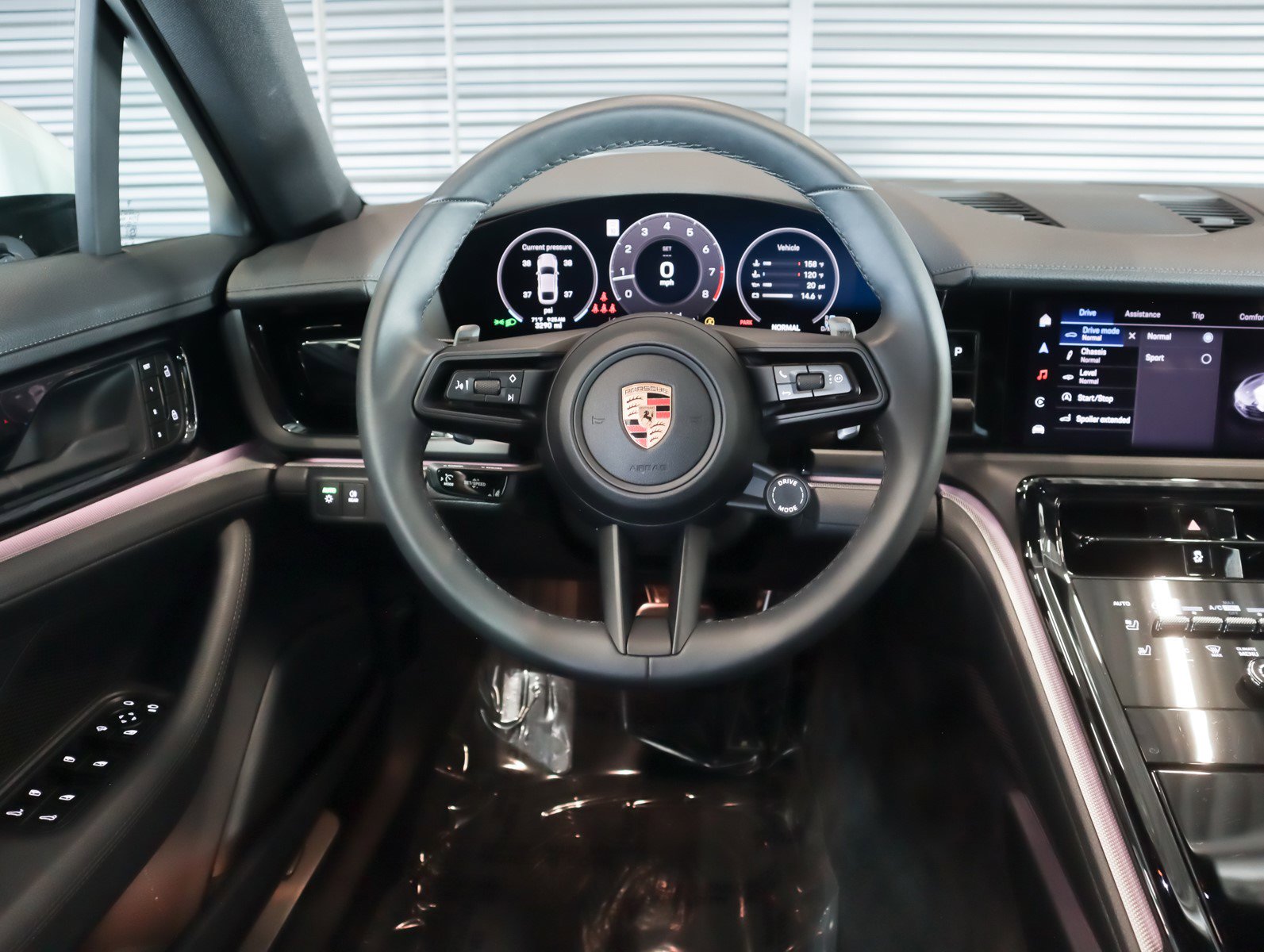 Certified 2025 Porsche Panamera 4 image 16