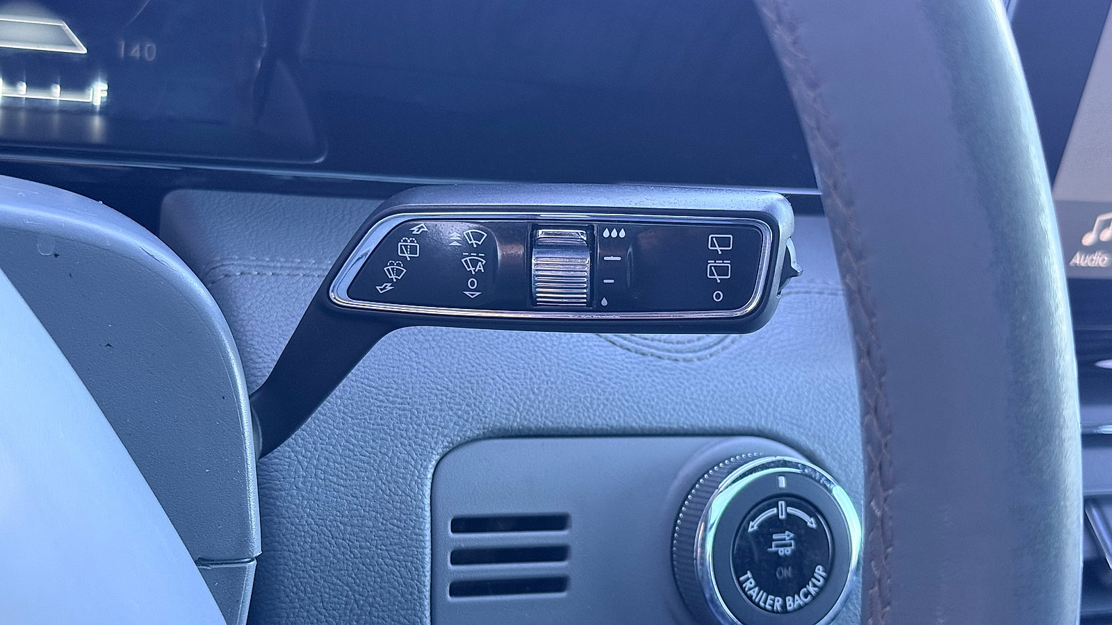 Used 2018 Lincoln Navigator L Reserve w/ Technology Package image 42