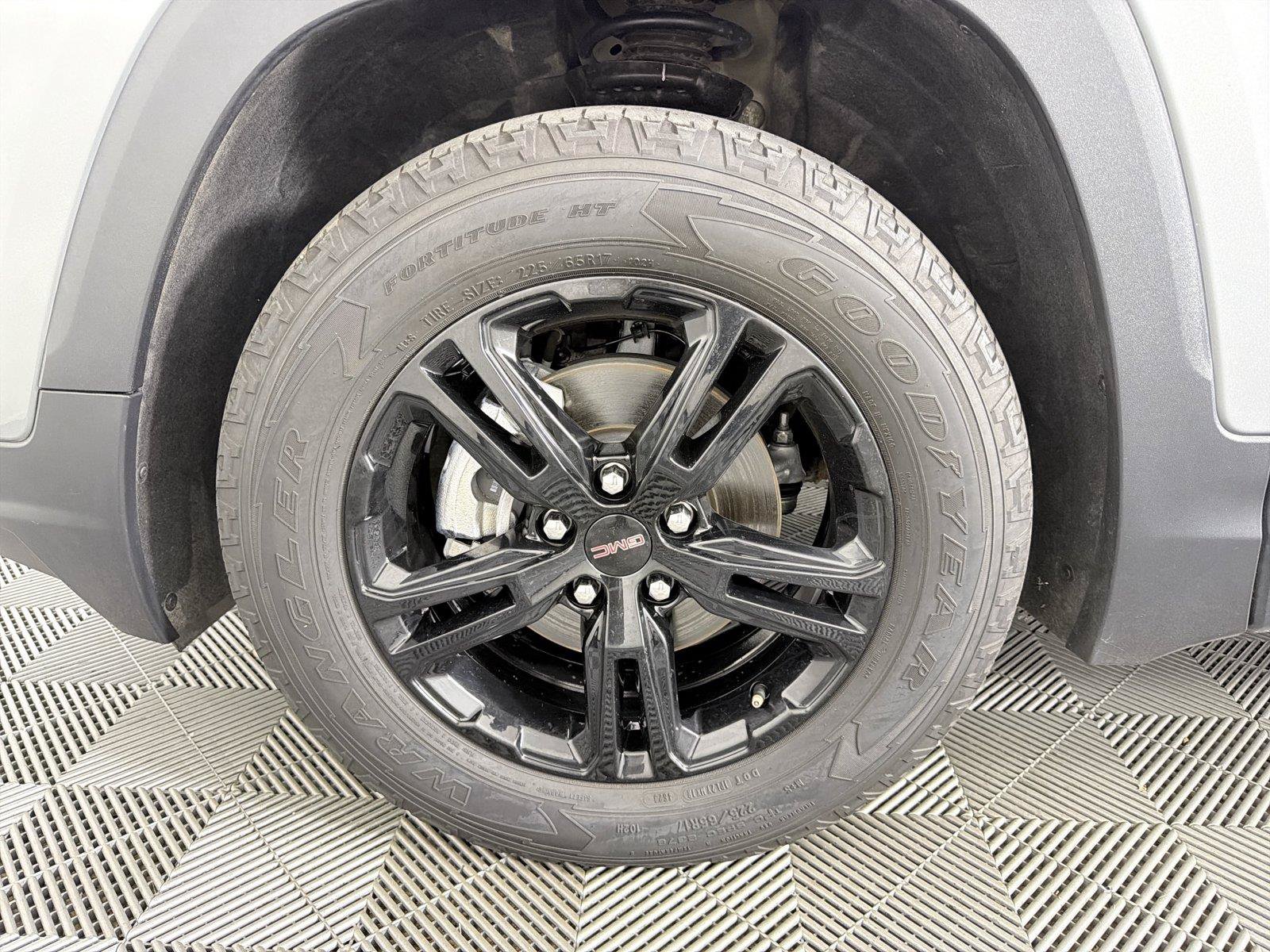 Certified 2024 GMC Terrain AT4 AWD/4WD image 9