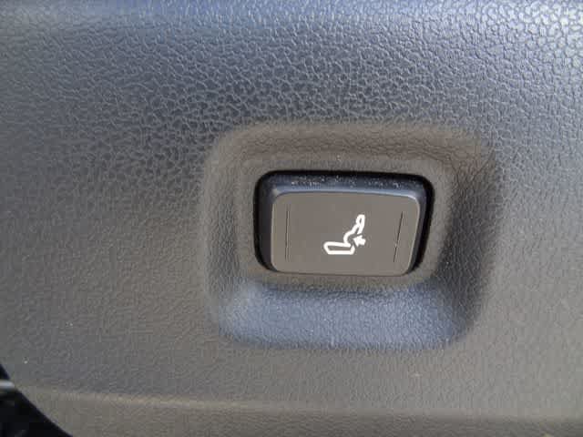 Used 2024 Toyota Tacoma TRD Off-Road AWD/4WD image 7