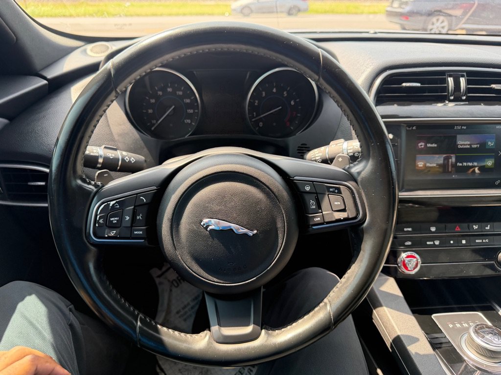 Used 2017 Jaguar F-PACE Prestige AWD/4WD image 39