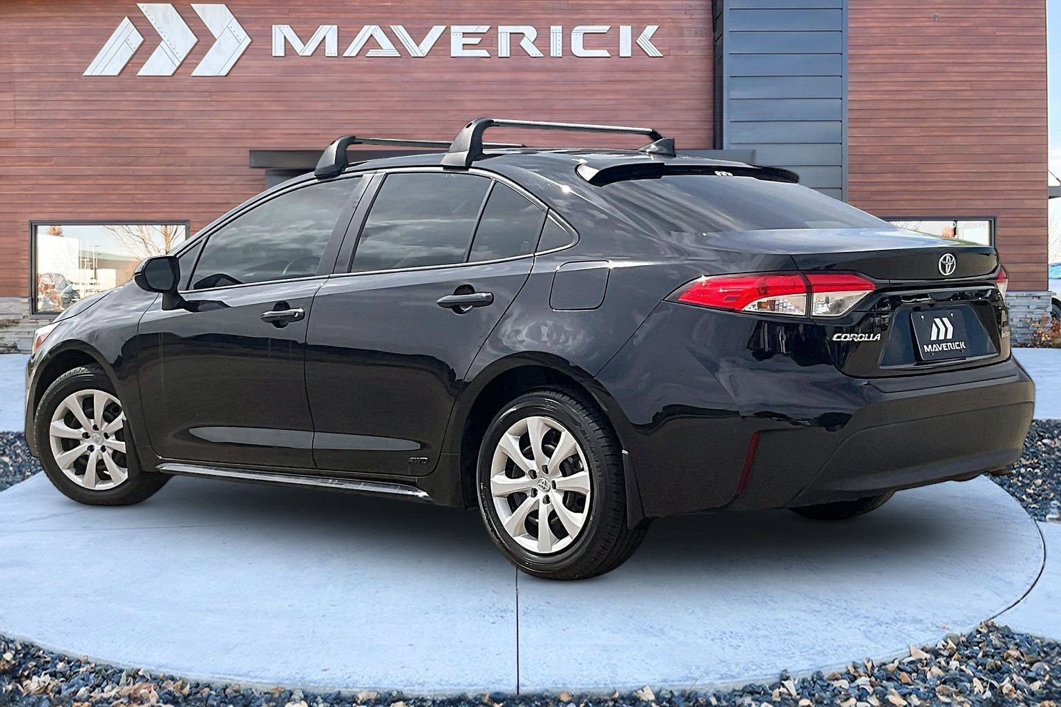 Used 2023 Toyota Corolla LE AWD/4WD image 4