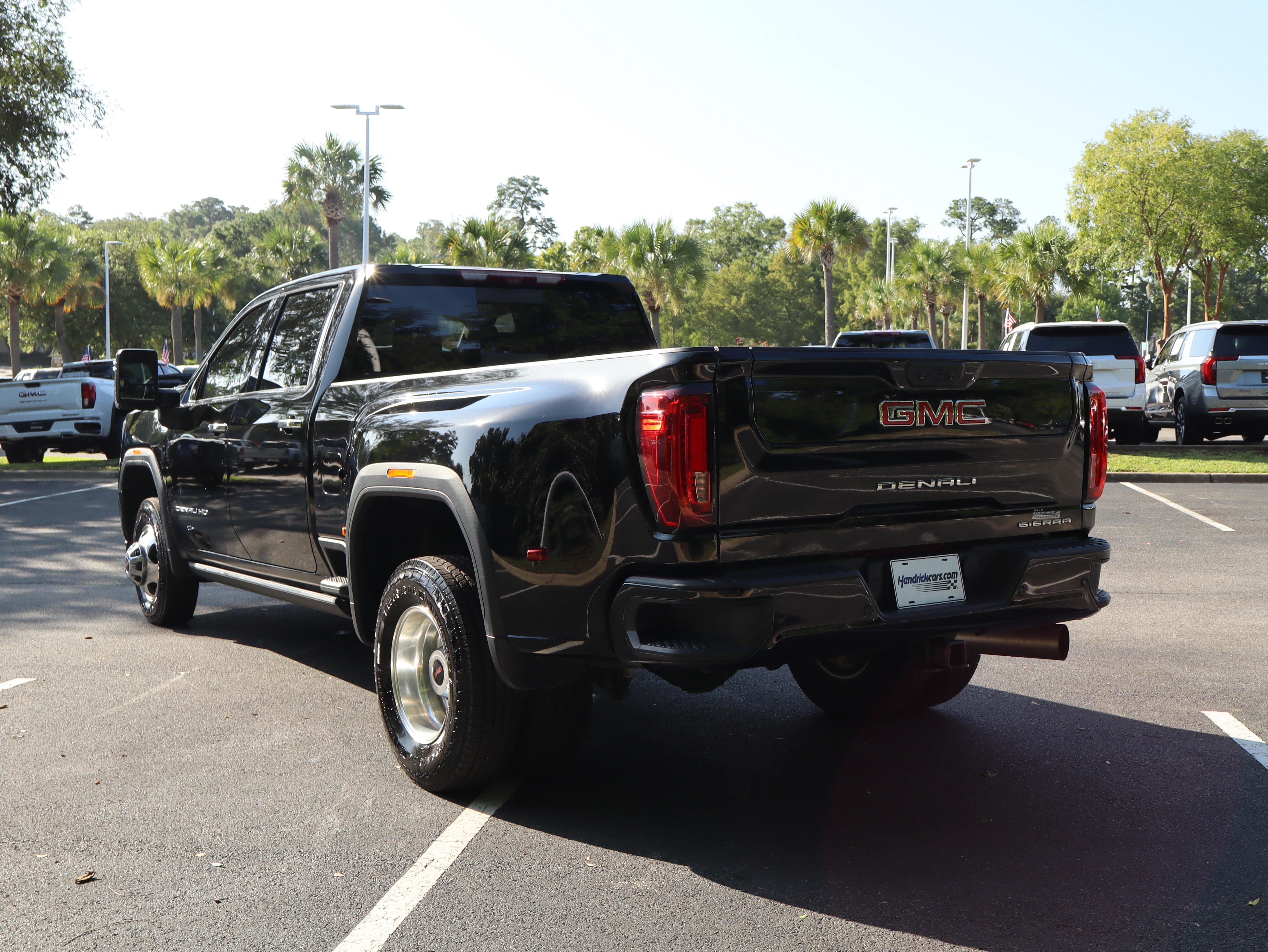 Used 2023 GMC Sierra 3500 Denali w/ Denali Ultimate Package AWD/4WD image 13