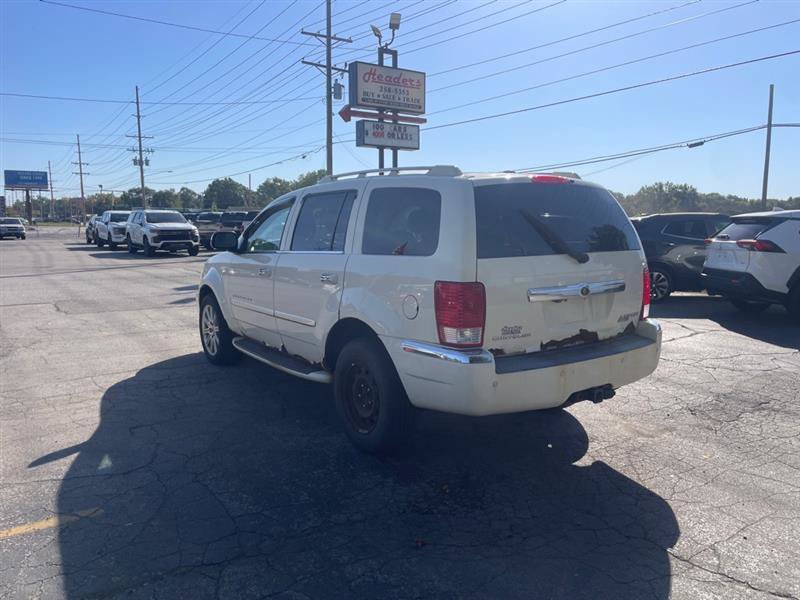 Used 2009 Chrysler Aspen Limited AWD/4WD image 7