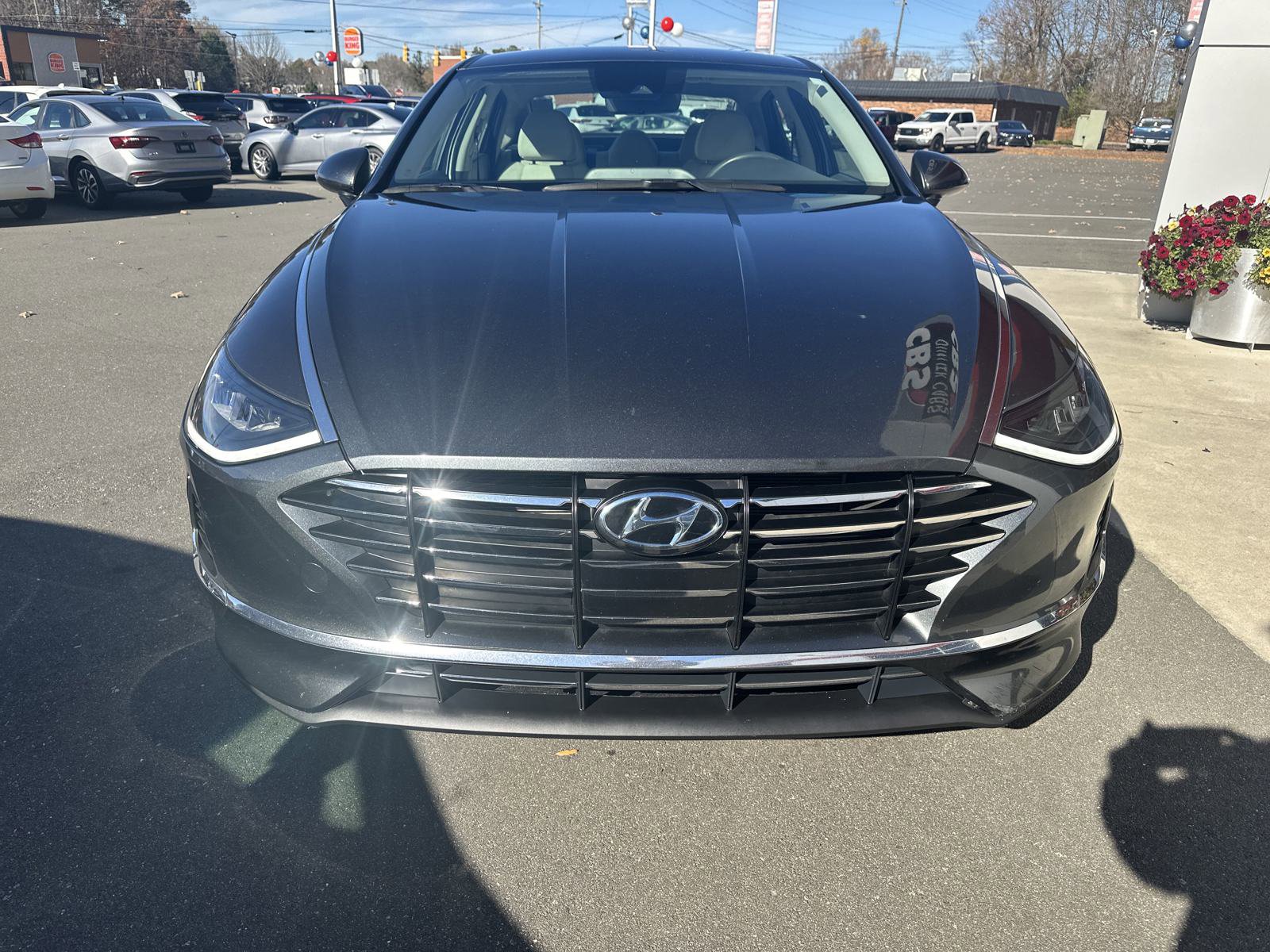Used 2022 Hyundai Sonata SE image 3