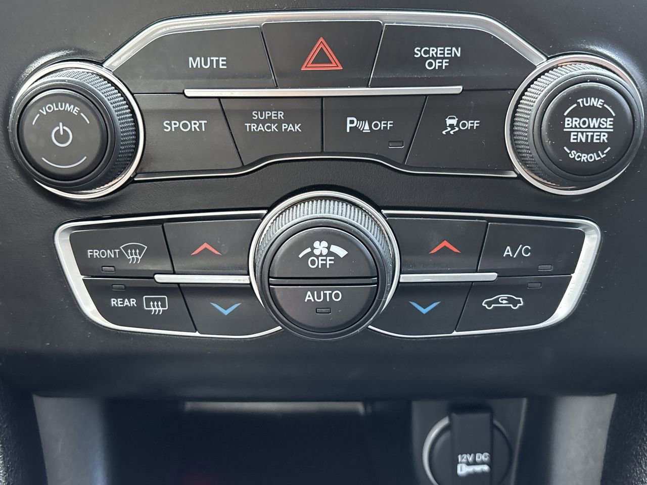 Used 2018 Dodge Charger GT image 22