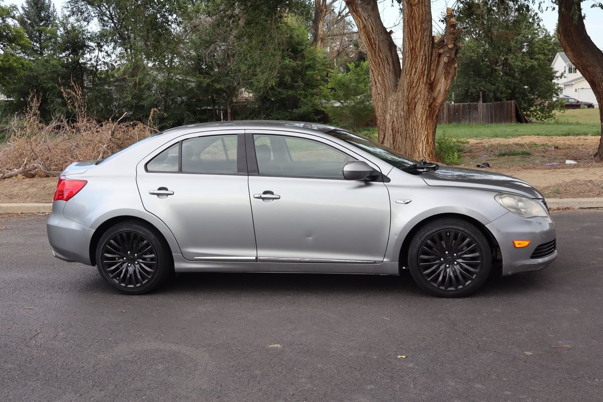 Used 2011 Suzuki Kizashi SE AWD/4WD image 3