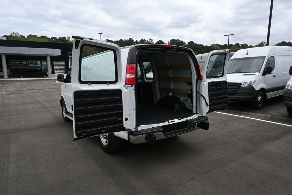 Used 2024 GMC Savana 2500 w/ Driver Convenience Package image 26