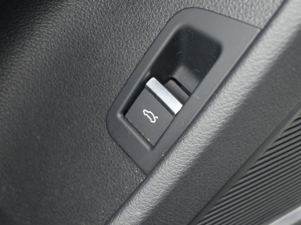 Used 2019 Audi Q8 Premium Plus w/ Premium Plus image 20