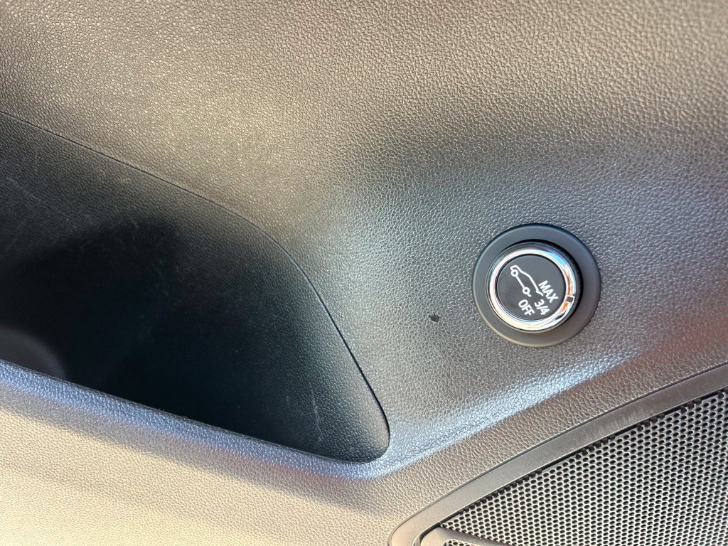 Used 2023 Buick Envision Essence FWD image 20
