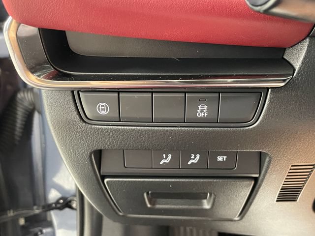 Used 2020 MAZDA MAZDA3 Hatchback w/ Premium Package FWD image 16