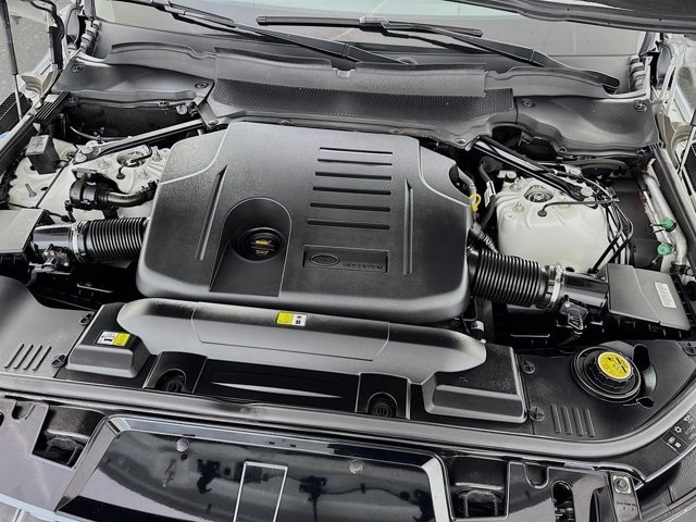 Certified 2022 Land Rover Range Rover Sport HSE Silver Edition image 32