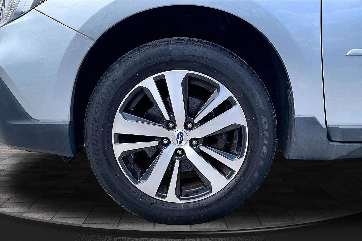 Used 2019 Subaru Outback 2.5i Limited AWD/4WD image 36