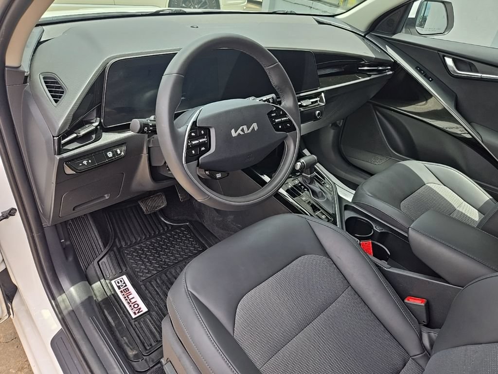 Used 2024 Kia Niro EX FWD image 34