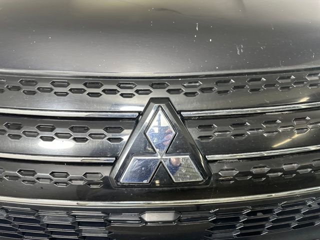 Used 2024 Mitsubishi Outlander SE image 9