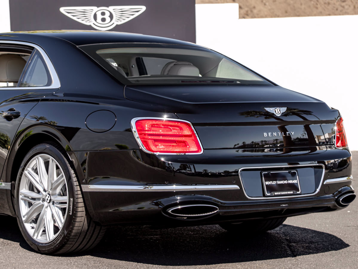 Used 2026 Bentley Flying Spur Plug-In Hybrid AWD/4WD image 14