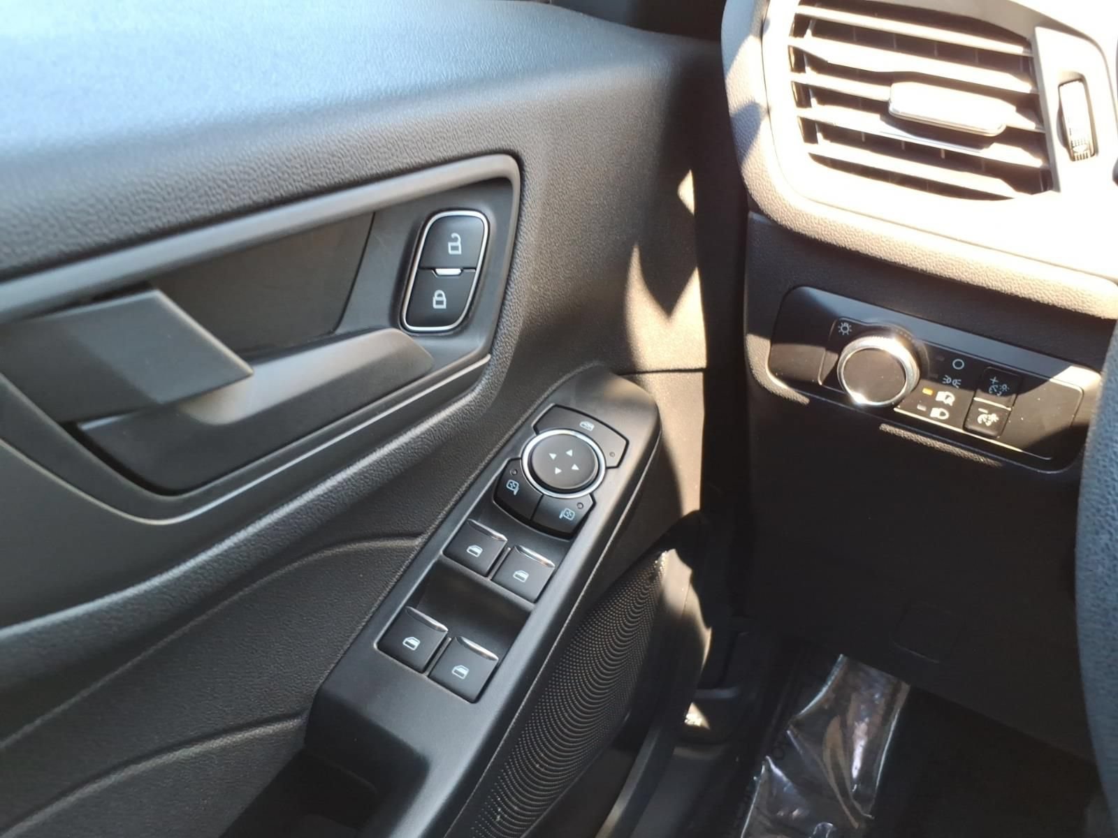 Used 2025 Ford Escape Active AWD/4WD image 24