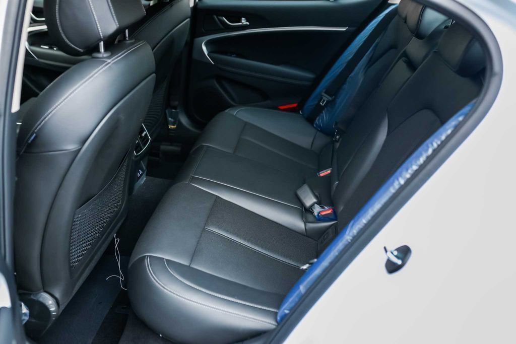 New 2026 Genesis G70 2.5T image 9