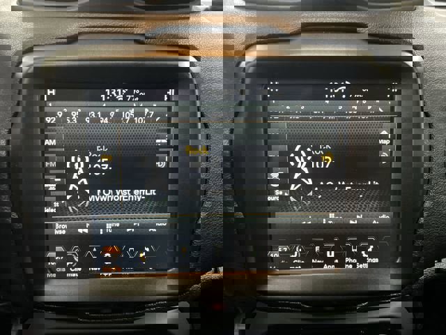 Used 2021 Jeep Renegade Latitude w/ Sun & Sound Group image 13