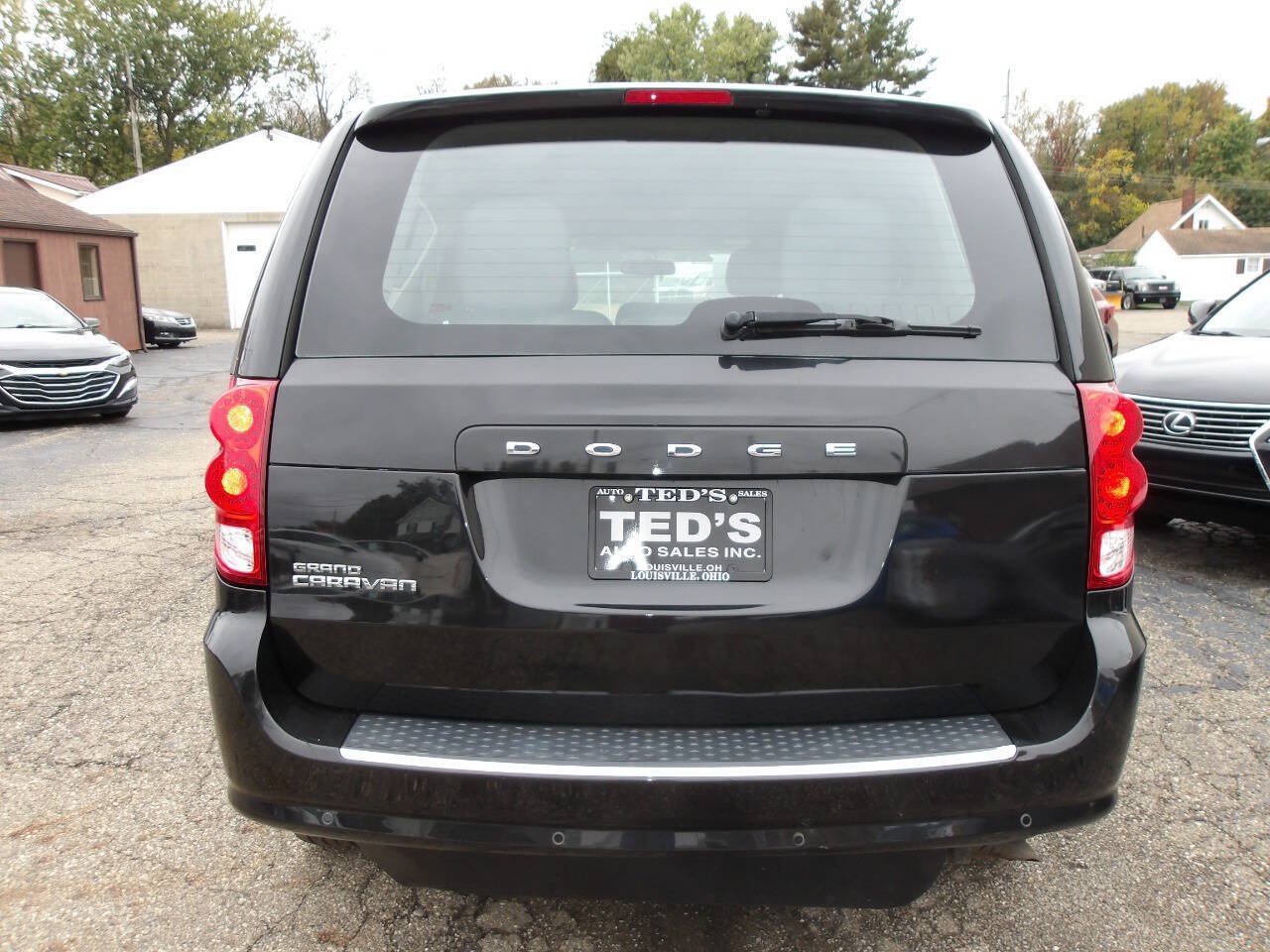 Used 2017 Dodge Grand Caravan SXT w/ Rear Park Assist Package FWD image 10