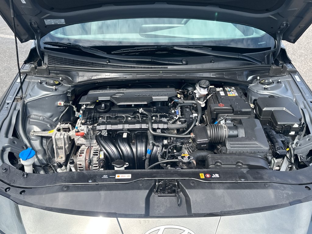 Used 2024 Hyundai Elantra SE FWD image 10