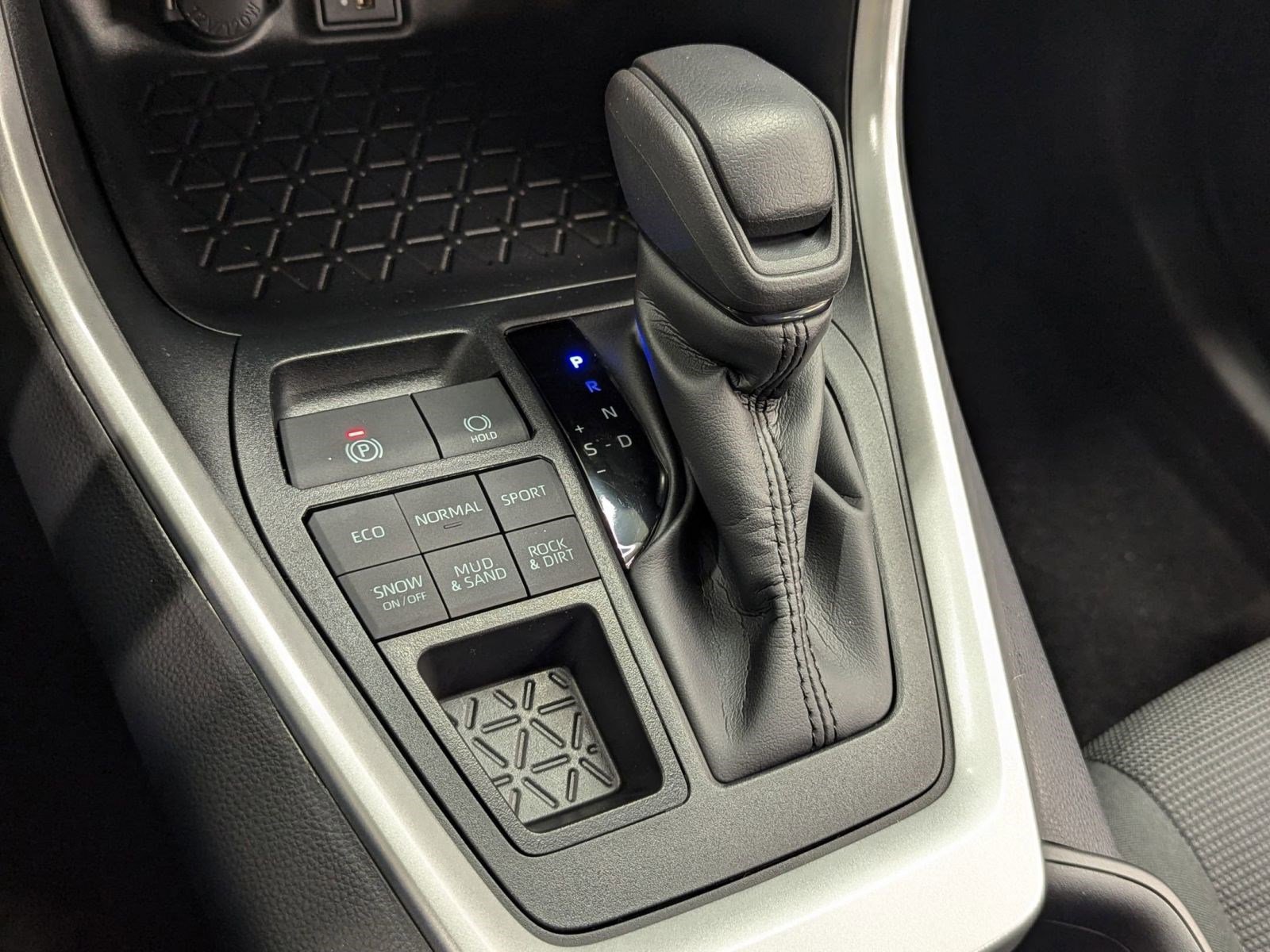 New 2025 Toyota RAV4 LE image 12