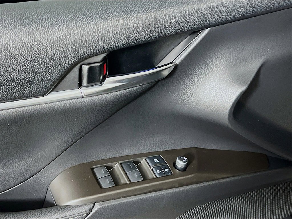 Used 2021 Toyota Camry XSE image 18