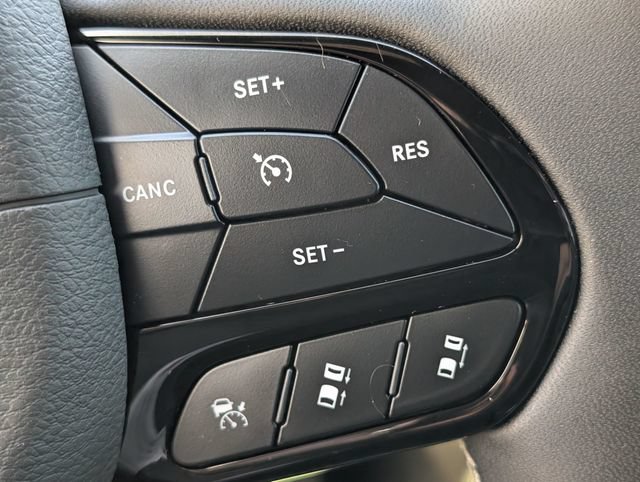 New 2027 Chrysler Pacifica Limited FWD image 20