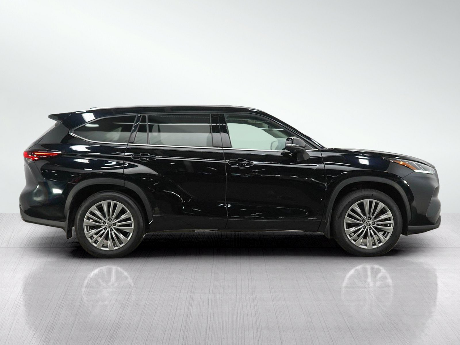 Used 2025 Toyota Highlander Platinum AWD/4WD image 6