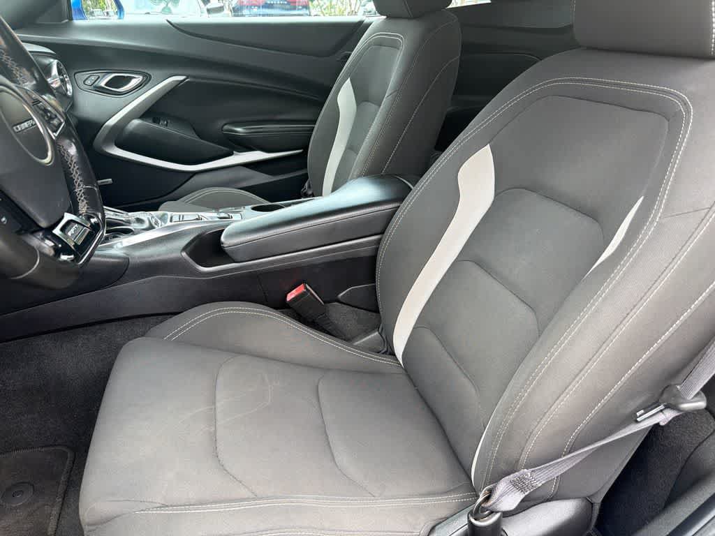 Used 2017 Chevrolet Camaro LT w/ Technology Package RWD image 10