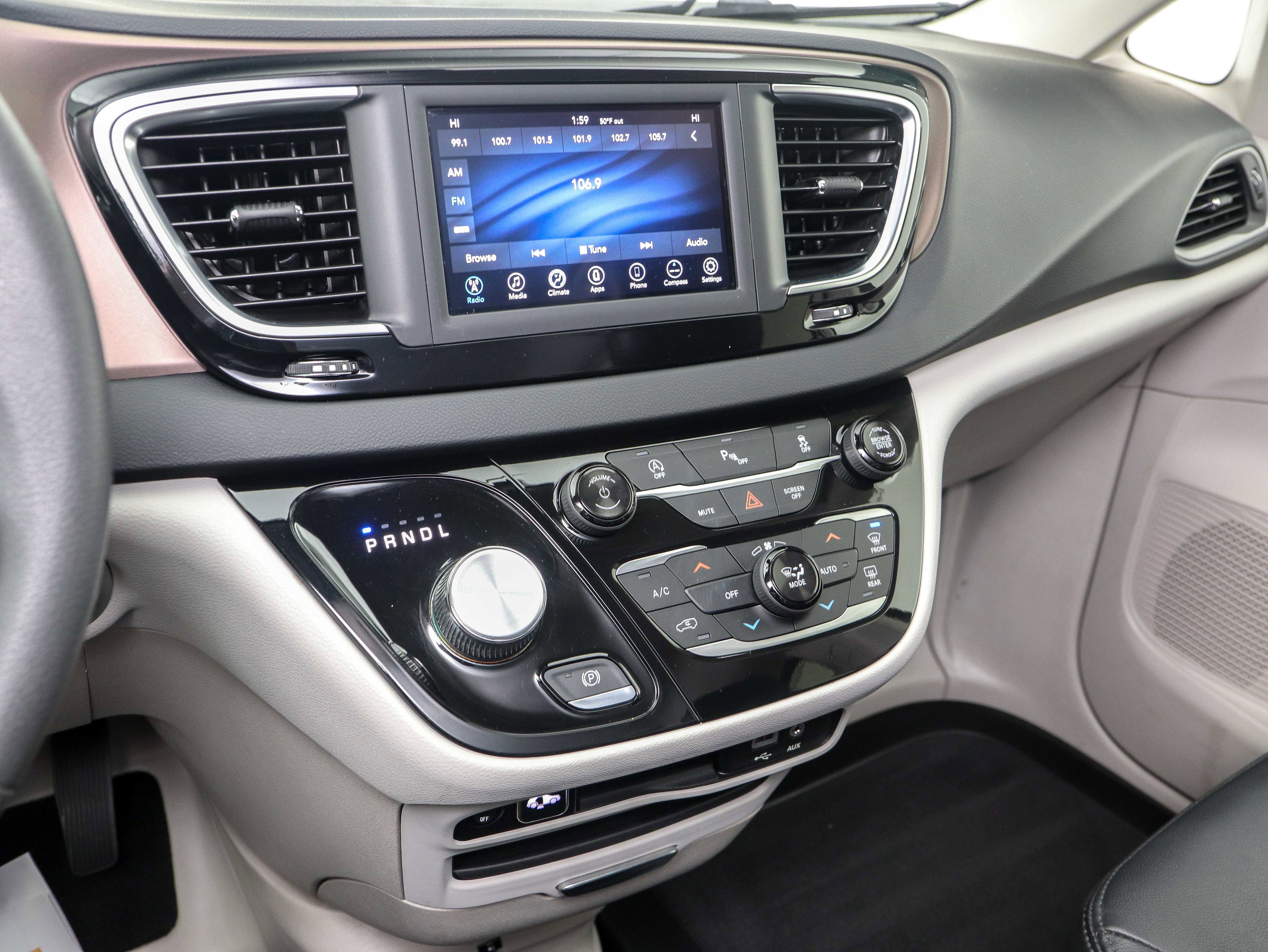 Used 2018 Chrysler Pacifica Touring Plus image 23