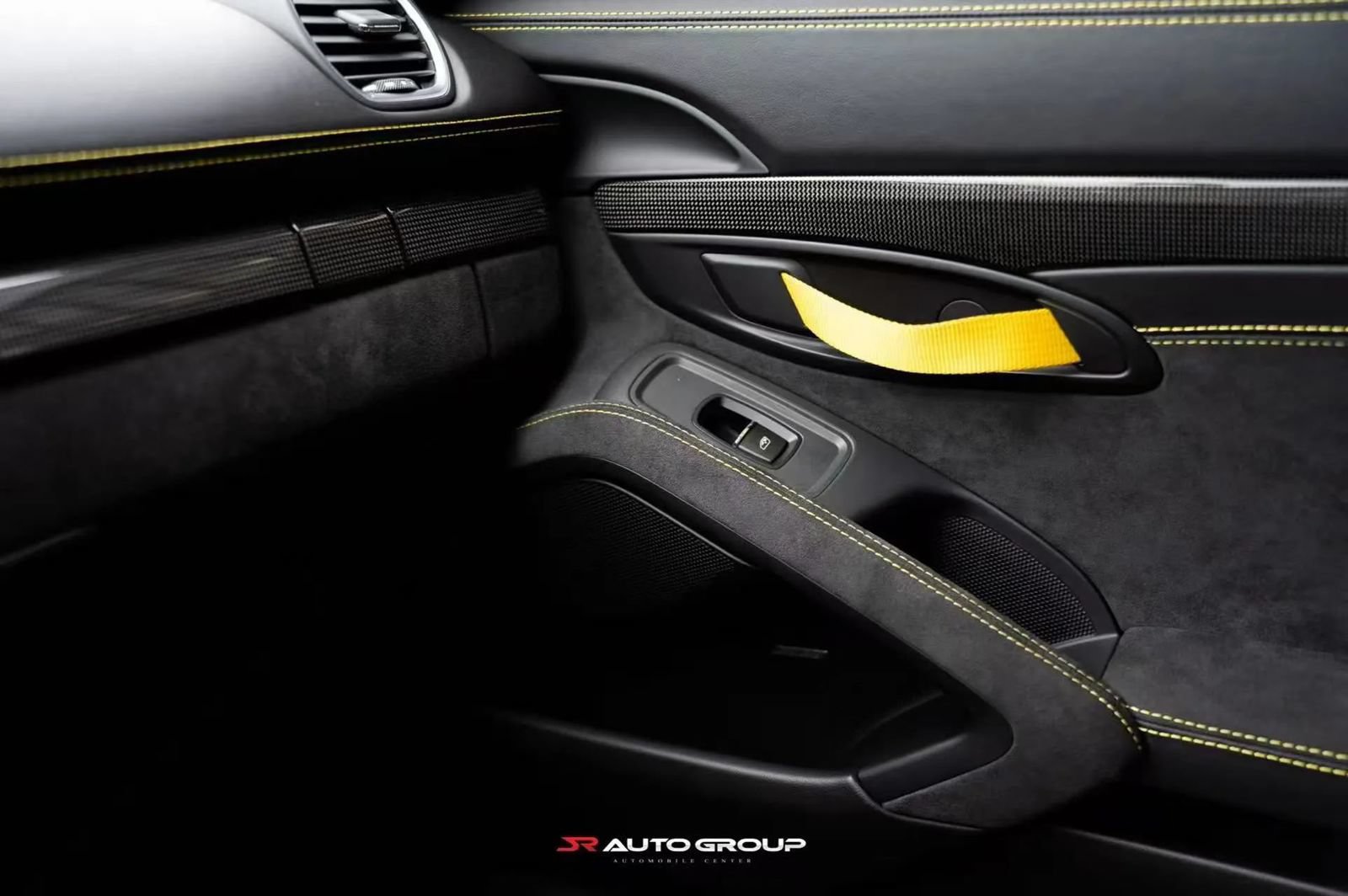 Used 2020 Porsche 718 Cayman GT4 RWD image 16