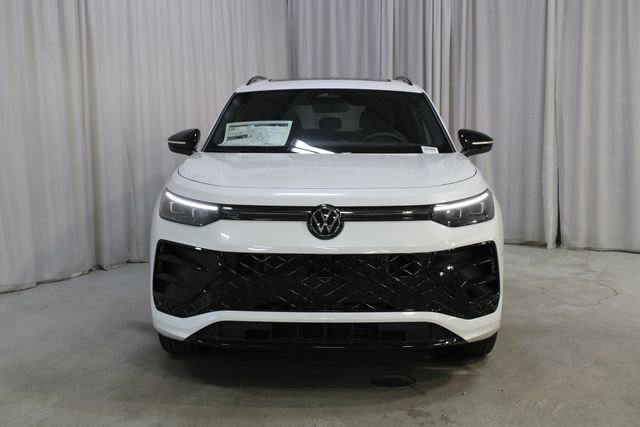 New 2026 Volkswagen Tiguan SE R-Line FWD image 37