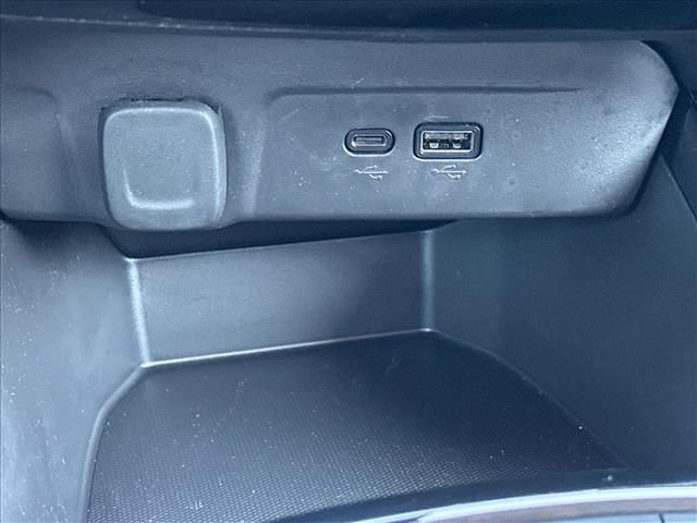 Used 2025 Chevrolet Trax LT w/ Driver Confidence Package FWD image 28