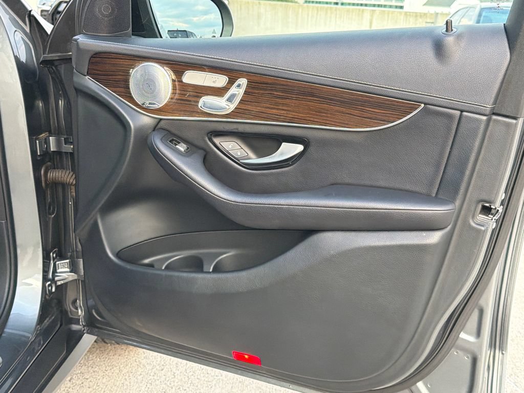 Used 2017 Mercedes-Benz GLC 300 4MATIC image 12