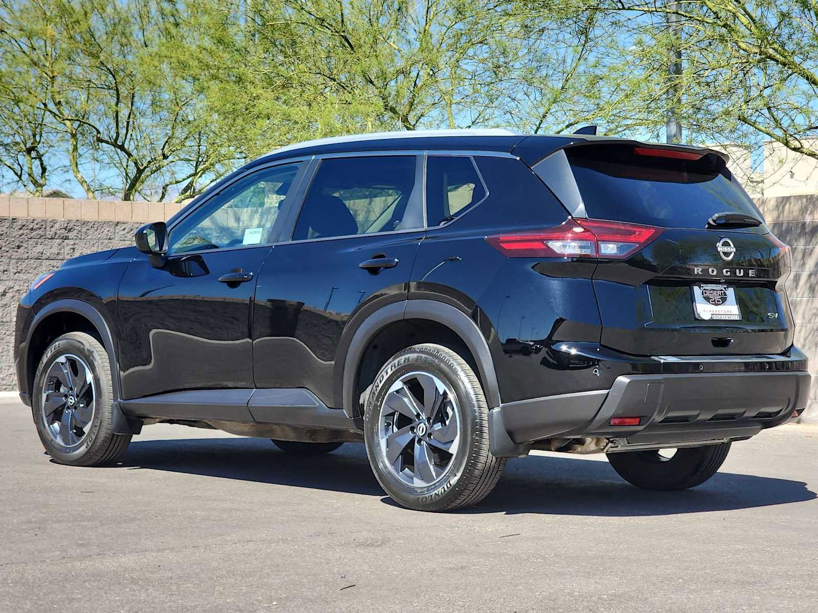 Used 2024 Nissan Rogue SV w/ SV Premium Package image 7